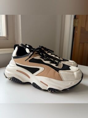 Steve Madden Brown White & Black Women's Possession Chunky Sneakers Size 7